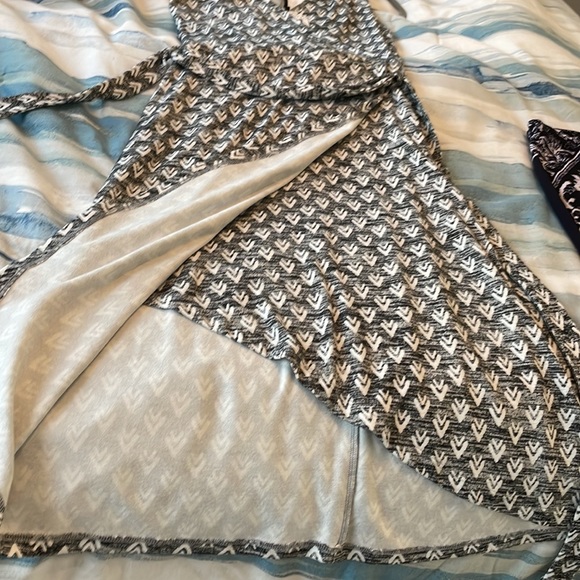 Hawthorn dress from Stitch Fix. Gray and white - Picture 4 of 6